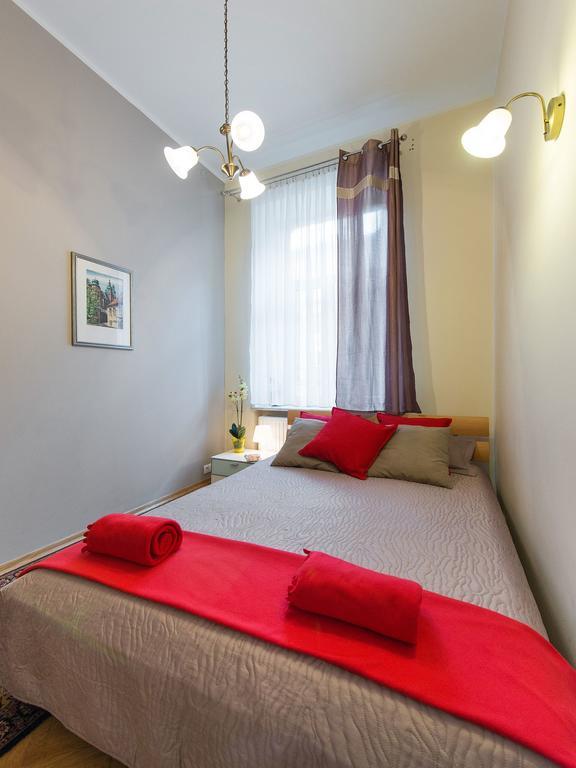 5 Bedroom Family Apartment Краков Номер фото