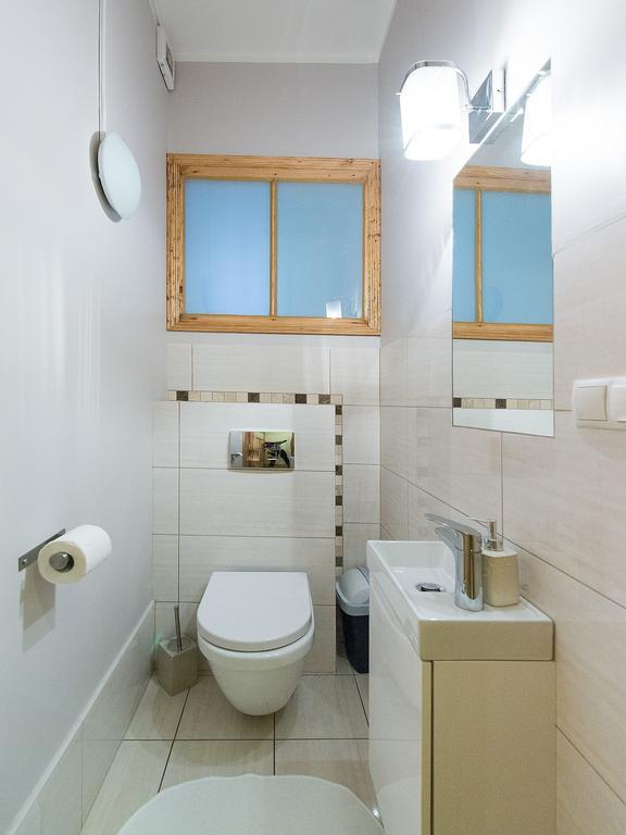 5 Bedroom Family Apartment Краков Номер фото