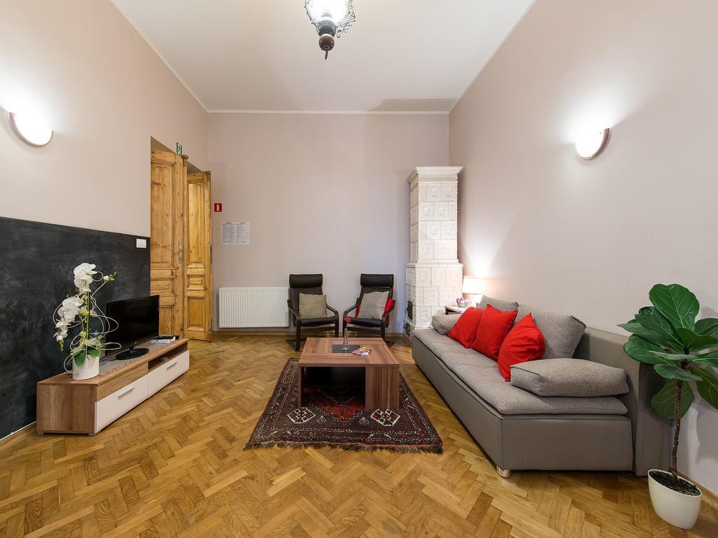 5 Bedroom Family Apartment Краков Номер фото